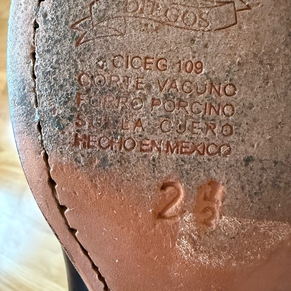 Diego's black leather pull-on ankle boots size 7 women's and 6 men - Picture 4 of 9